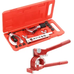 Boîte à outils avec une pince à cintrer